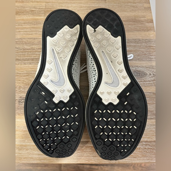 Nike Flyknit Racer Triple White - Size 9 - Picture 6 of 6